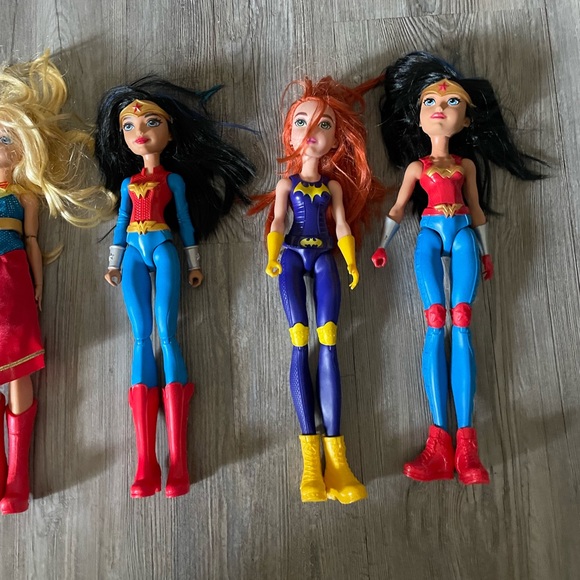 DC SuperHero Girl Dolls & Motorcycle - Picture 5 of 12